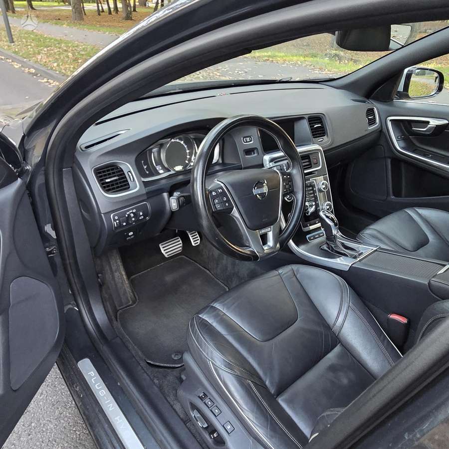 Volvo V60 2014 — photo 10