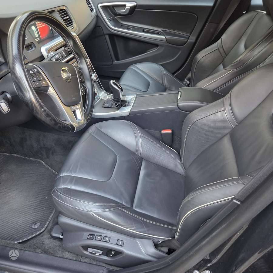 Volvo V60 2014 — photo 12
