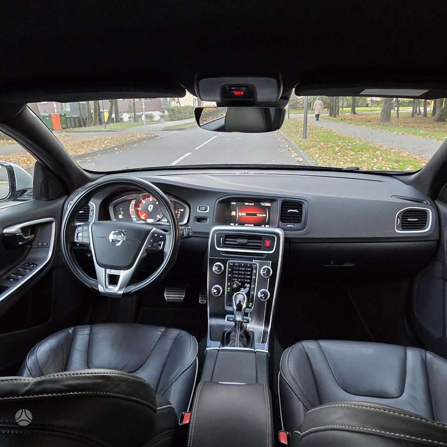 Volvo V60 2014 — photo 13