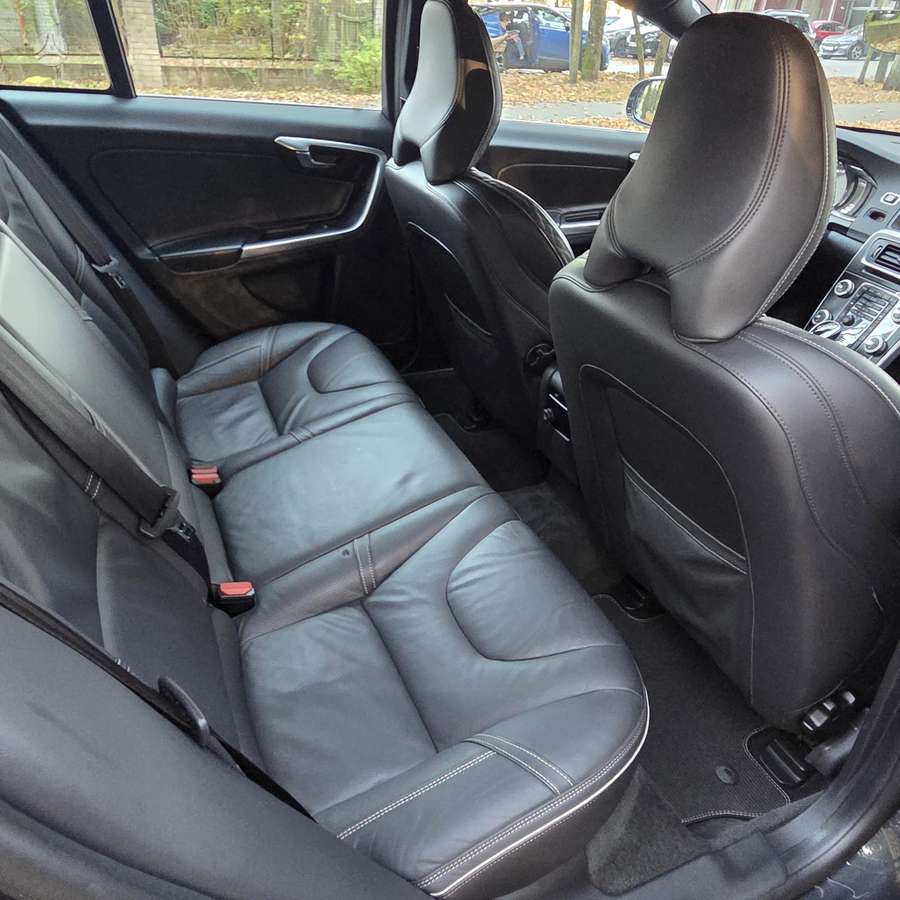 Volvo V60 2014 — photo 15