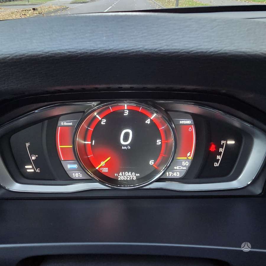 Volvo V60 2014 — photo 17