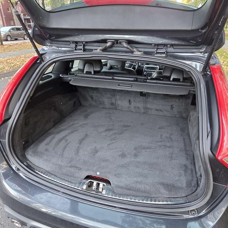 Volvo V60 2014 — photo 24