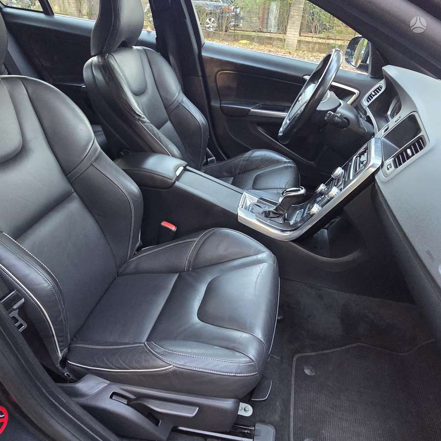 Volvo V60 2014 — photo 9