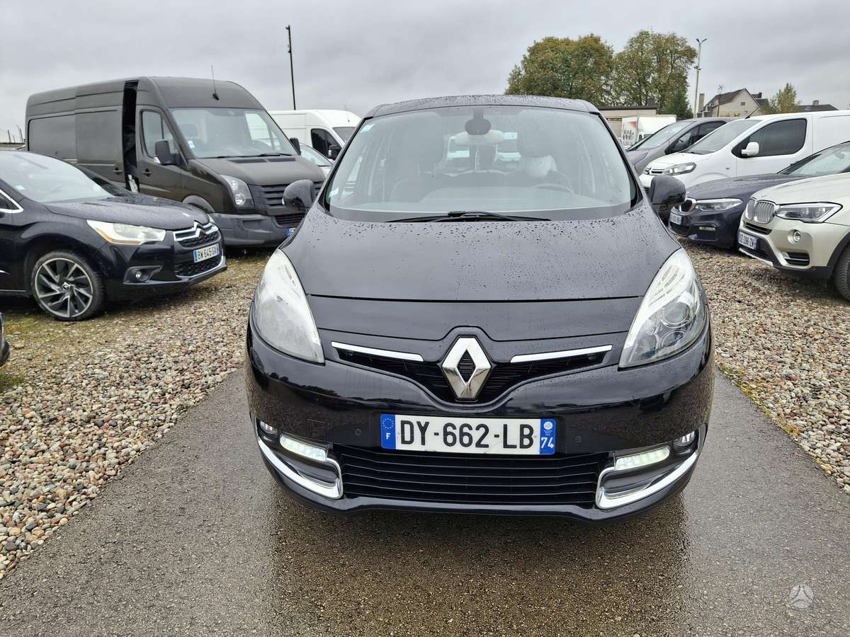 Renault Scenic 2015 — rear view