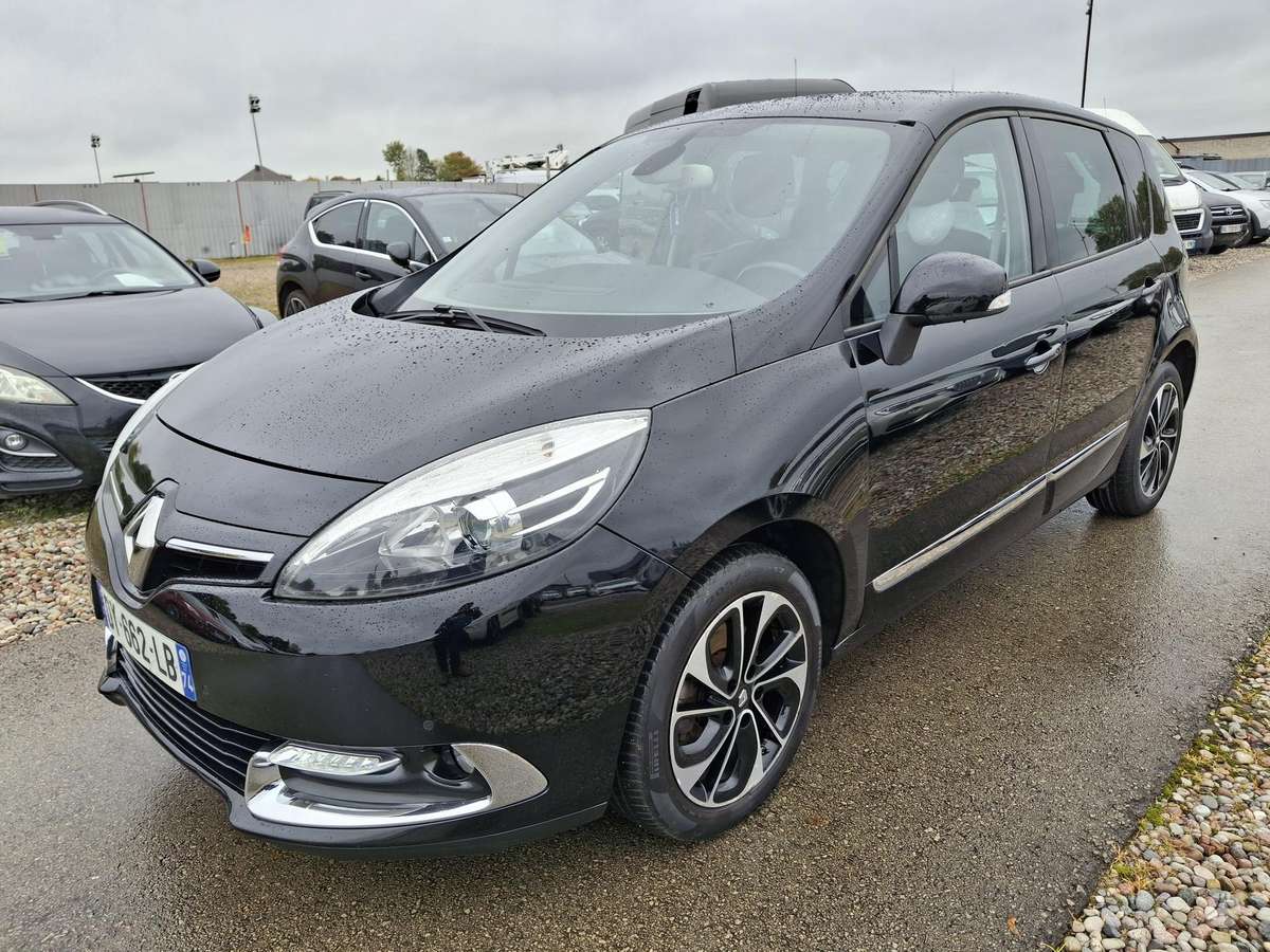 Renault Scenic 2015 — interior