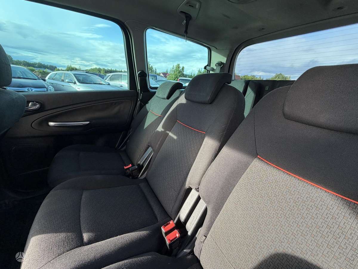Ford Galaxy 2006 — photo 11