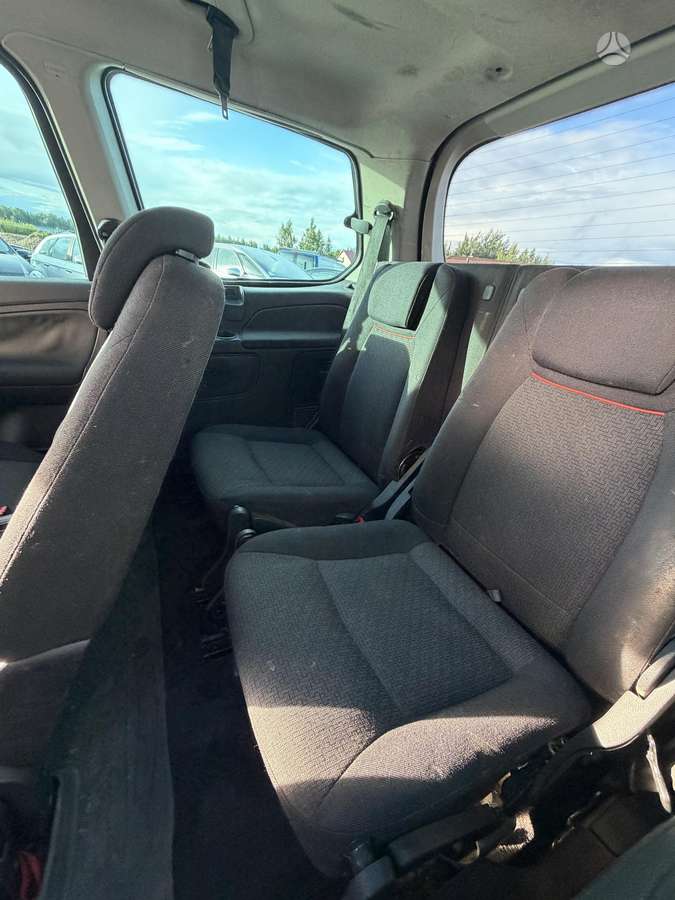 Ford Galaxy 2006 — photo 12