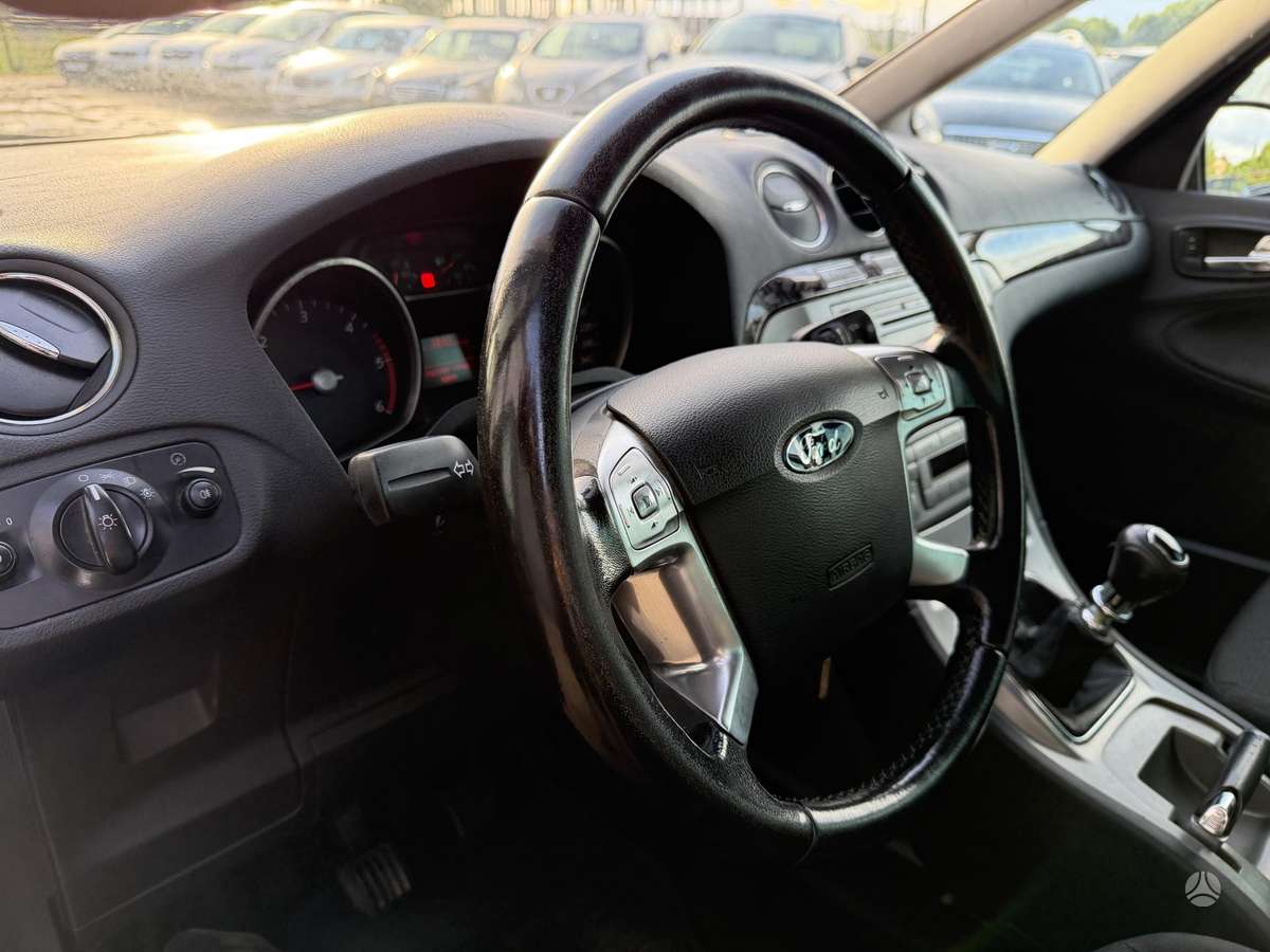 Ford Galaxy 2006 — photo 8