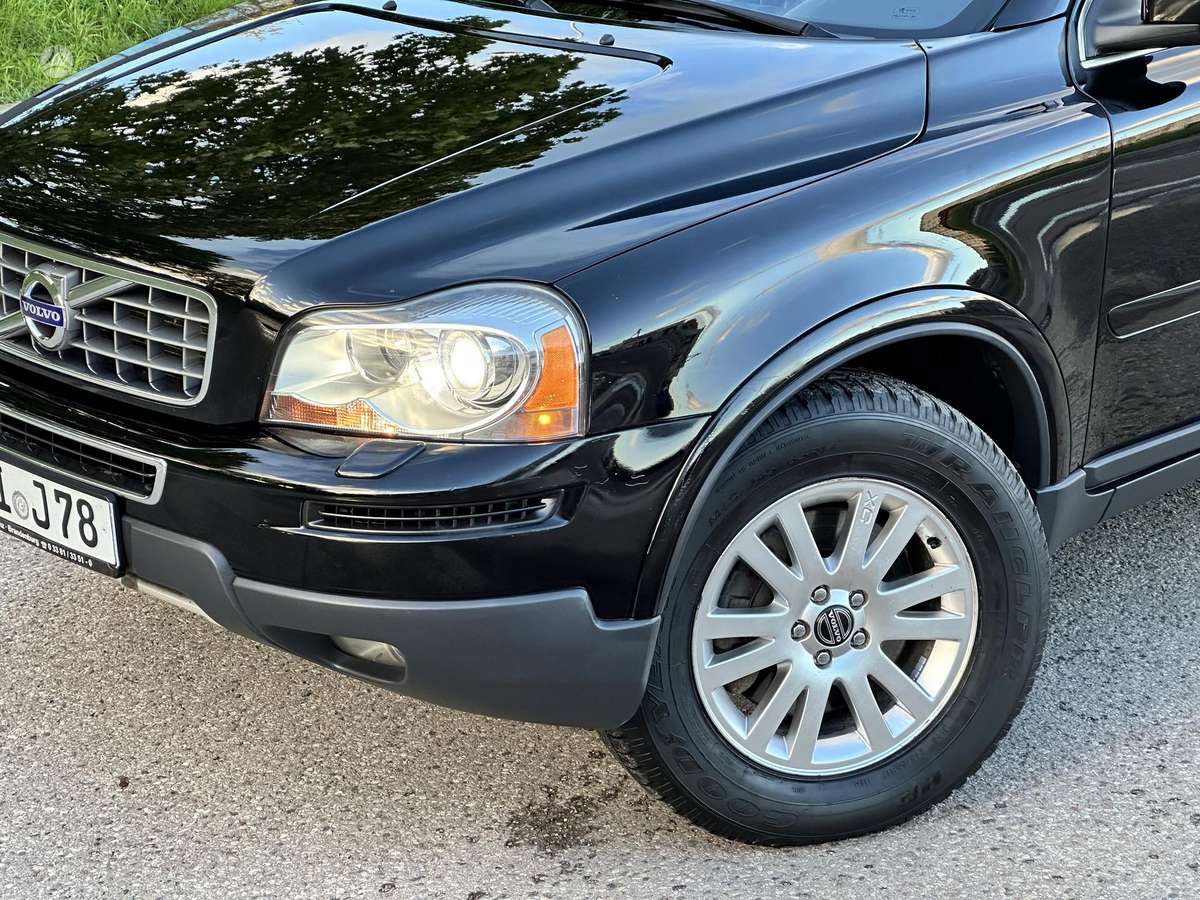 Volvo XC90 2010 — вигляд ззаду