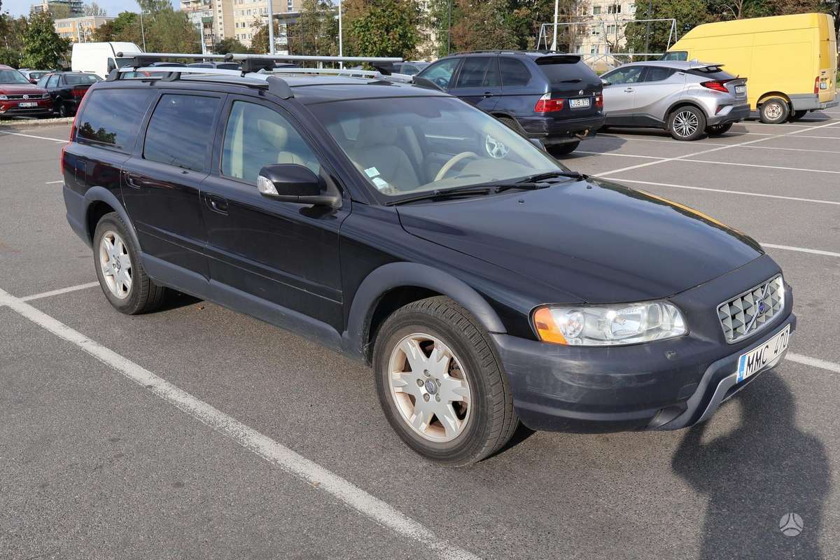 Volvo XC70 2006 — rear view