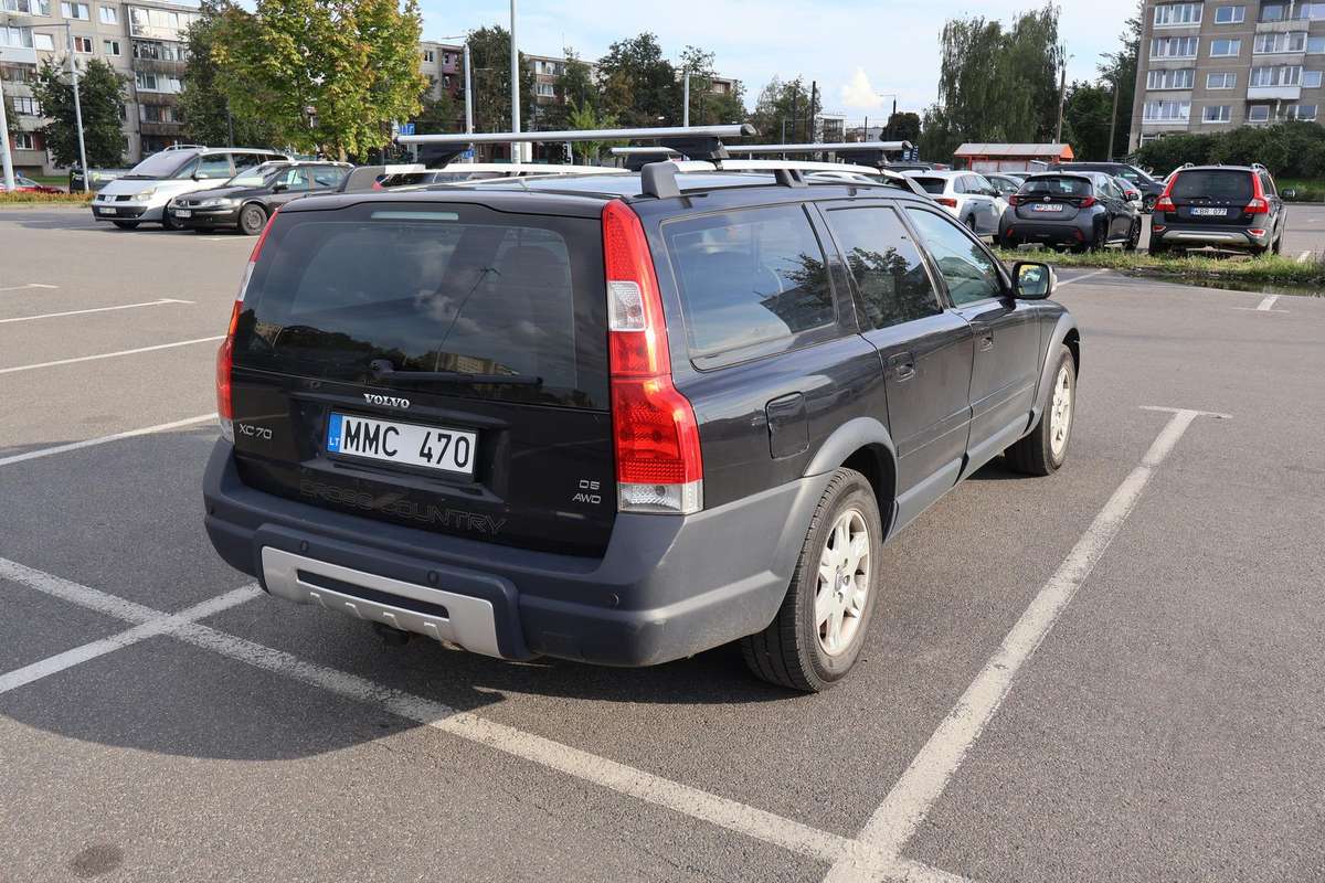 Volvo XC70 2006 — interior