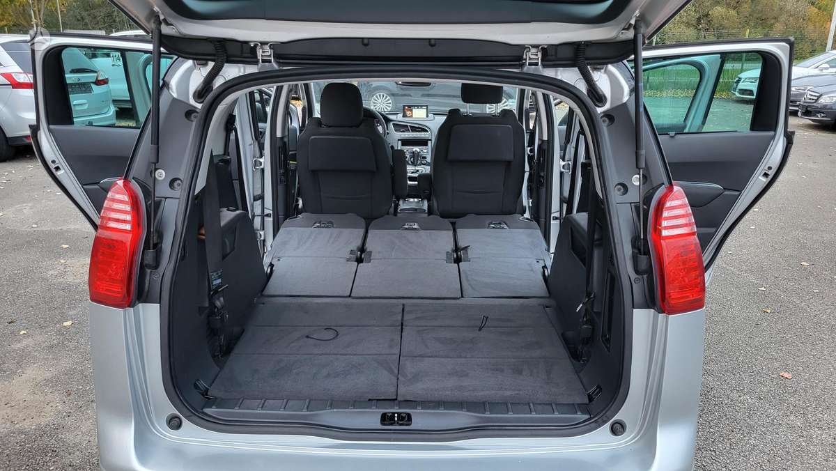 Peugeot 5008 2014 — photo 17