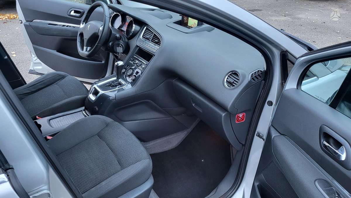 Peugeot 5008 2014 — photo 19
