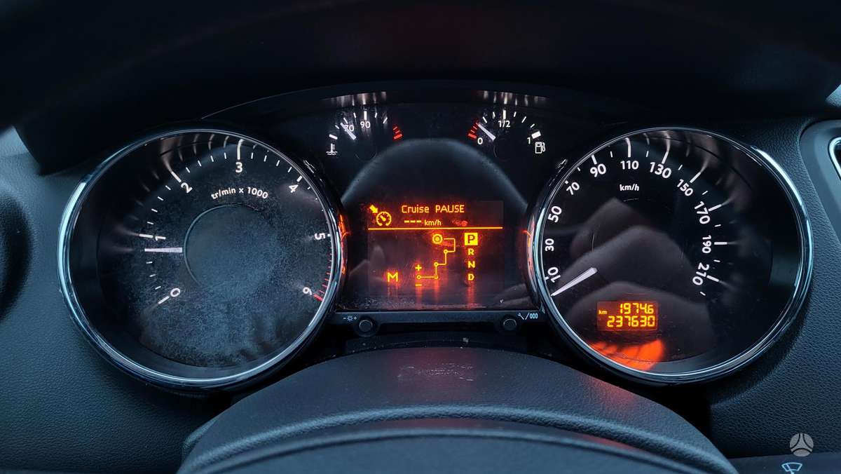 Peugeot 5008 2014 — photo 21