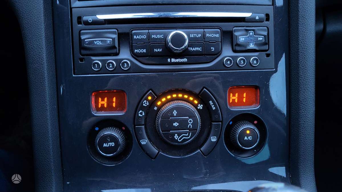Peugeot 5008 2014 — photo 23