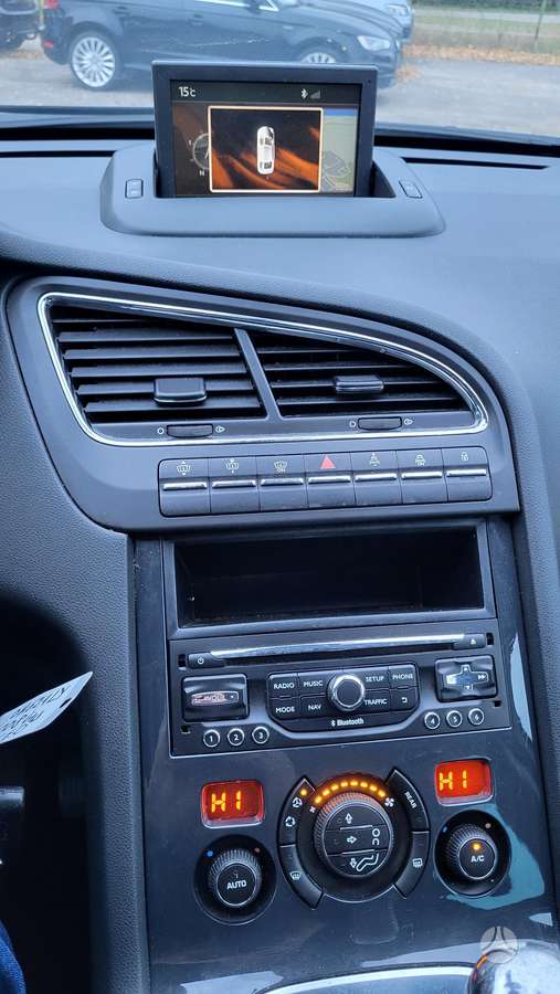 Peugeot 5008 2014 — photo 24