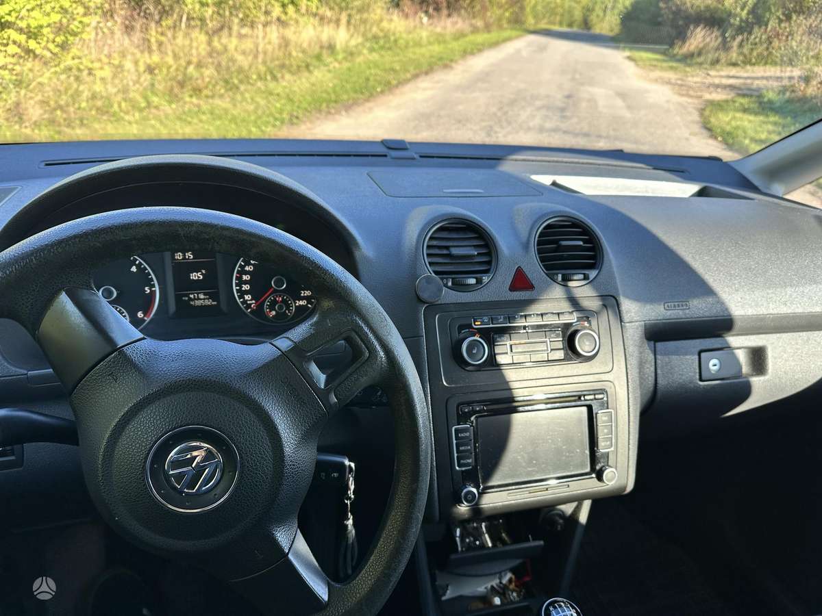 Volkswagen Caddy 2011 — двигун 1968 cm³, 140 HP (103kW)
