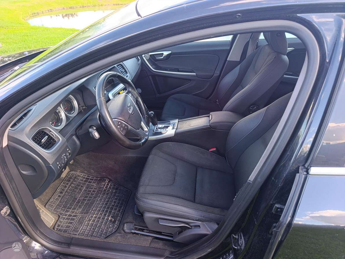 Volvo V60 2011 — photo 5