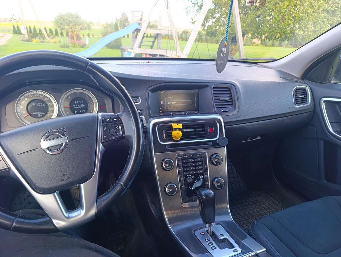 Volvo V60 2011 — photo 6