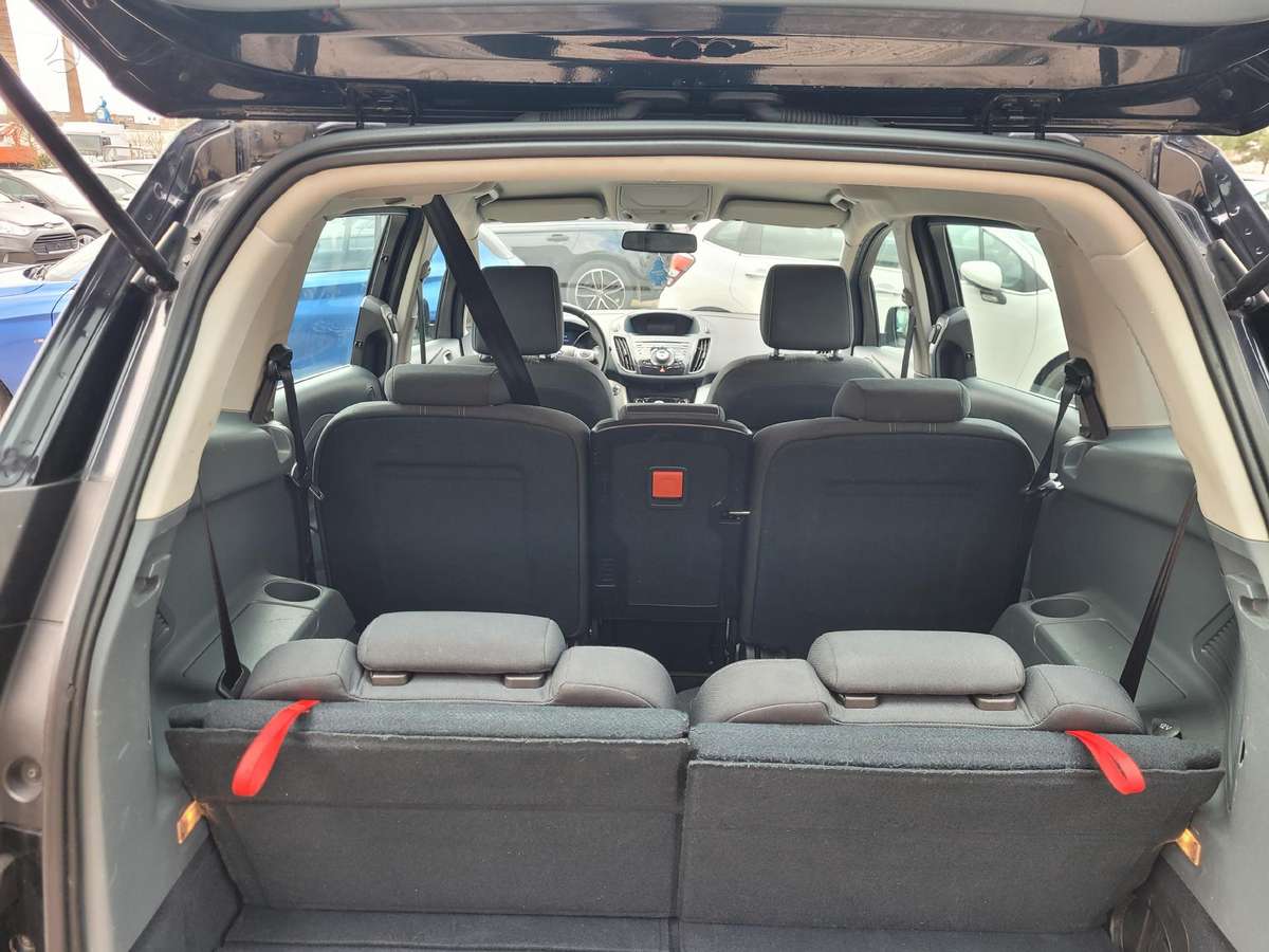 Ford Grand 2011 — photo 10