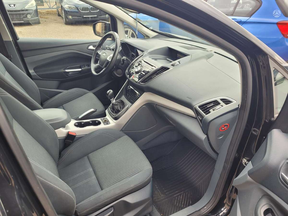 Ford Grand 2011 — photo 18
