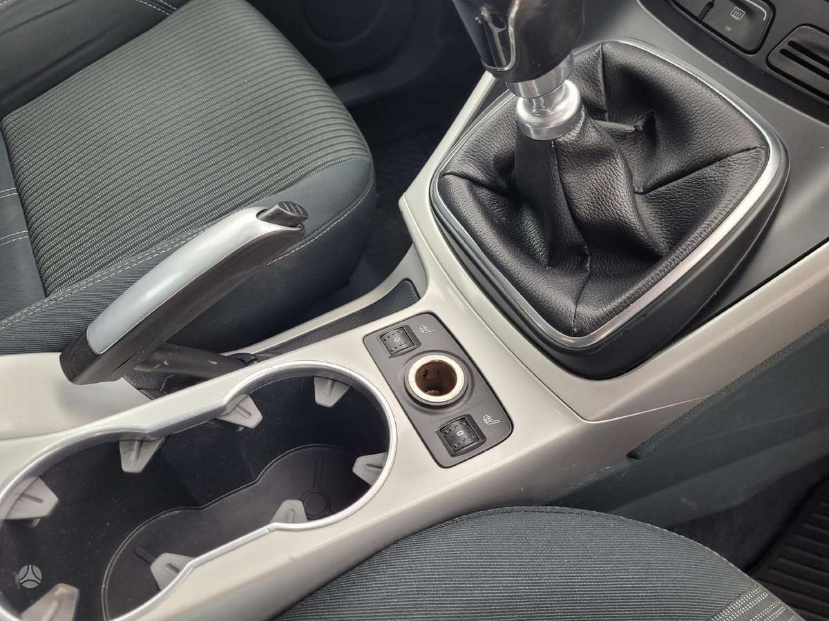 Ford Grand 2011 — photo 20