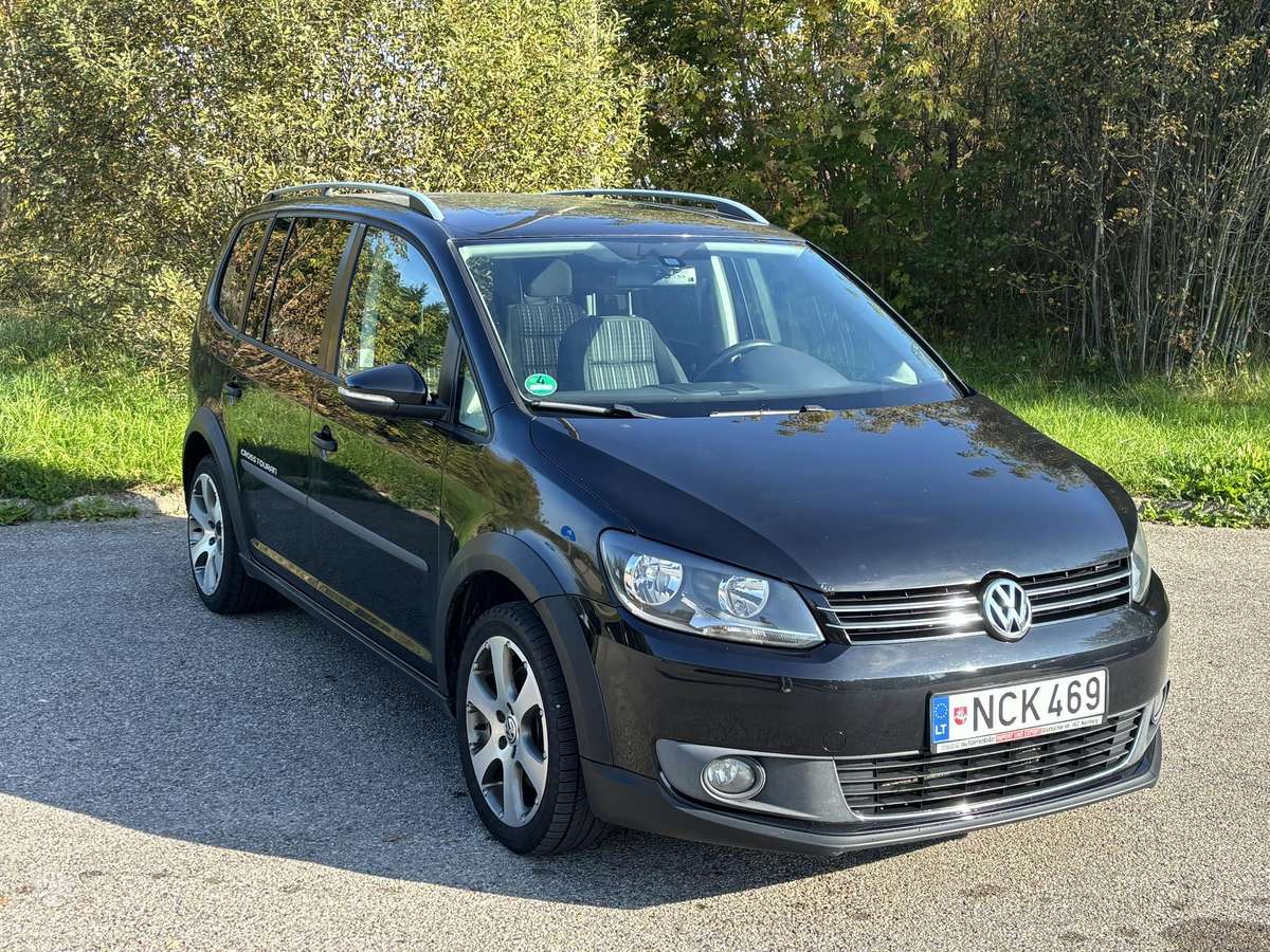 Volkswagen Cross 2011 — rear view