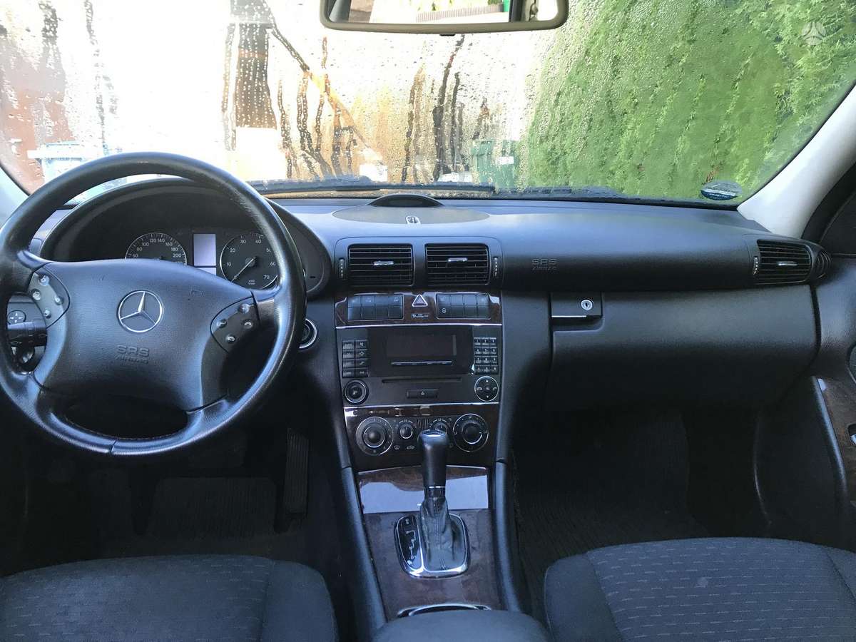Mercedes-Benz C180 2005 — photo 8