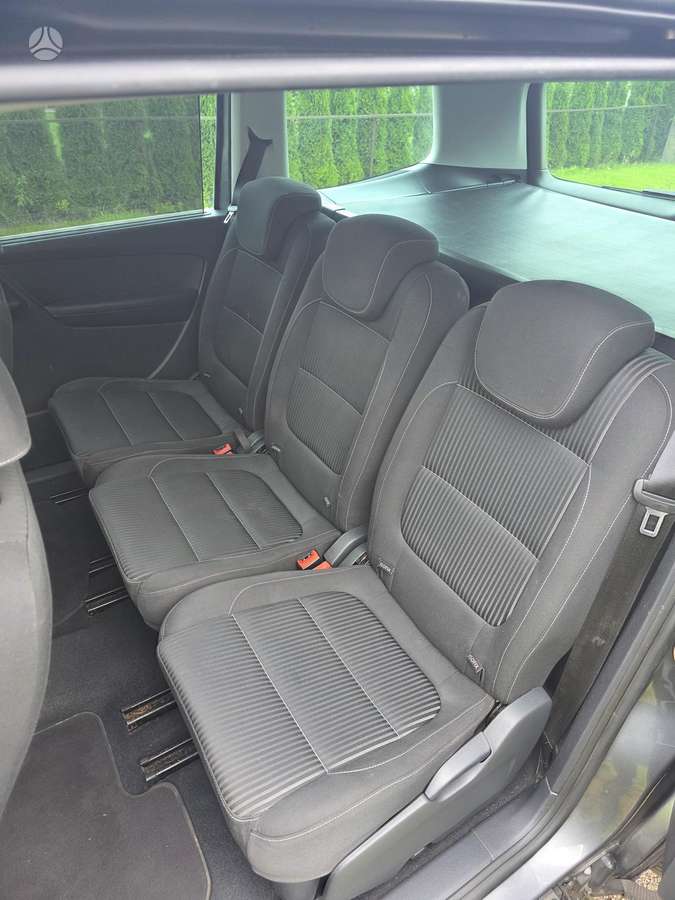 Seat Alhambra 2011 — photo 11
