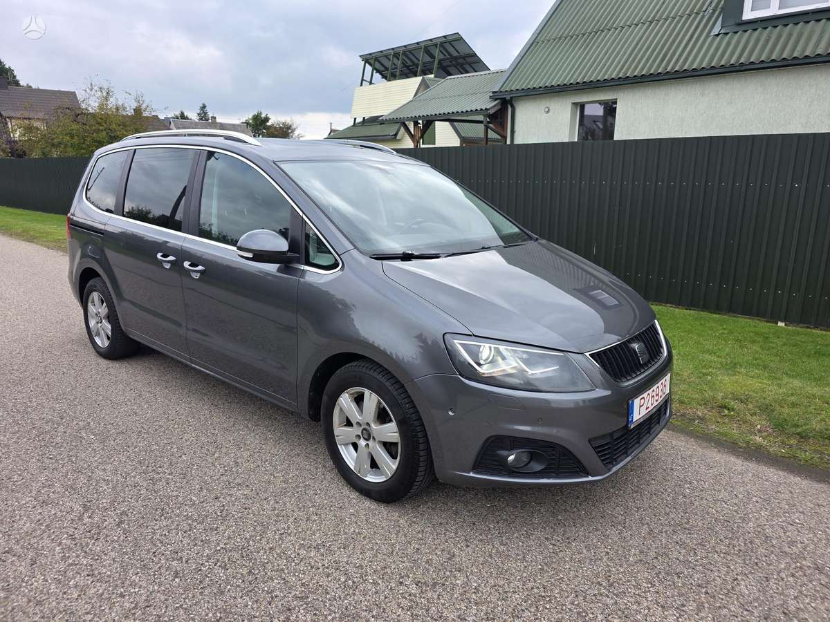 Seat Alhambra 2011 — rear view