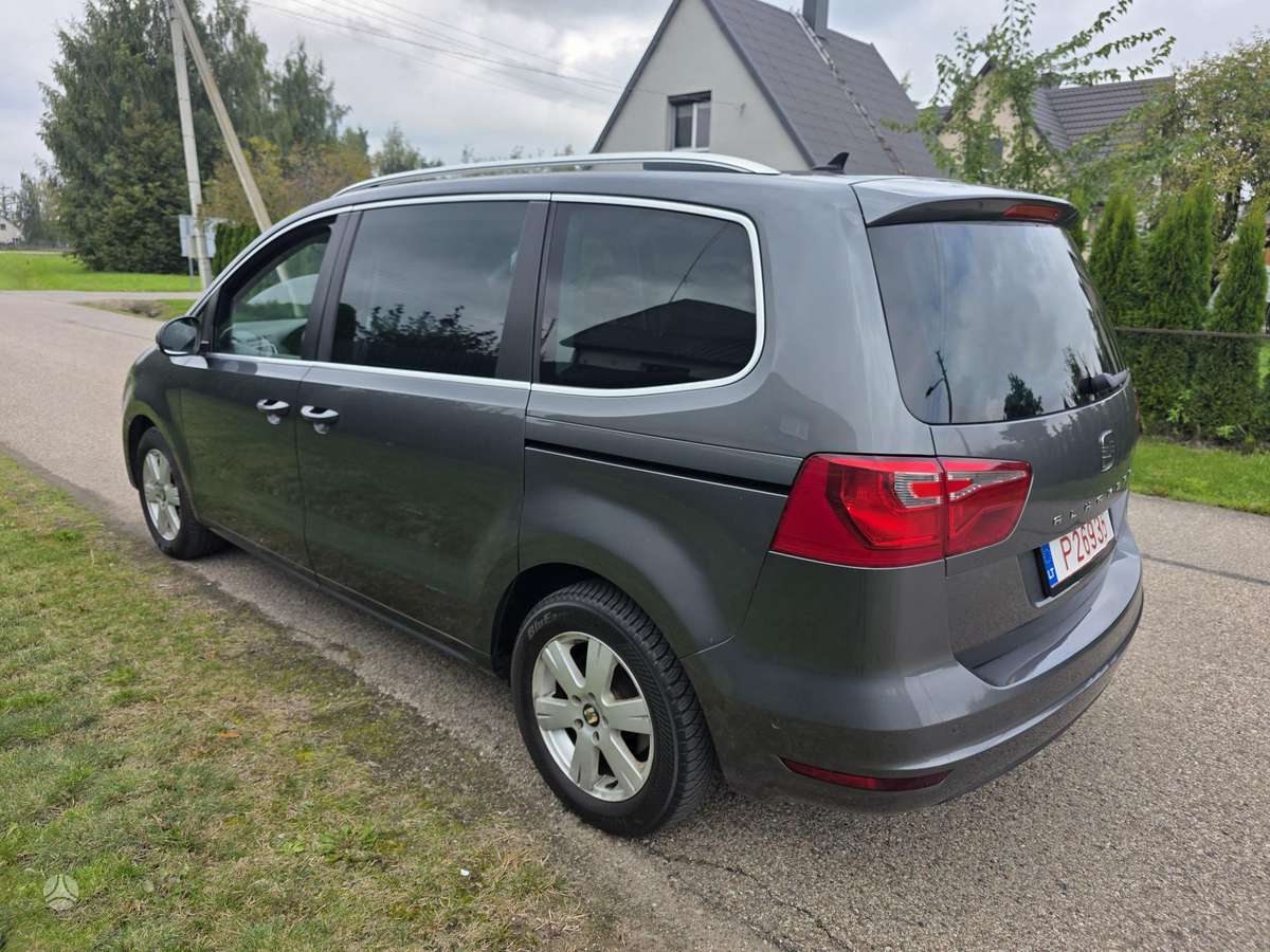 Seat Alhambra 2011 — photo 5