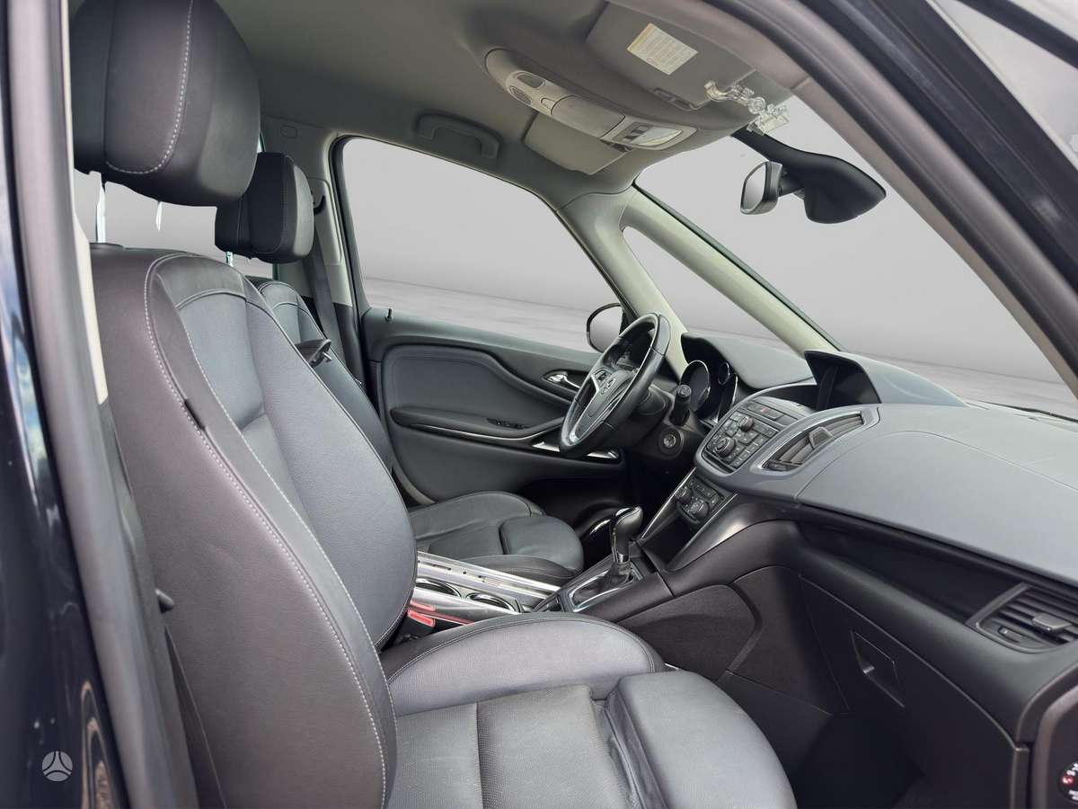 Opel Zafira 2013 — фото 16
