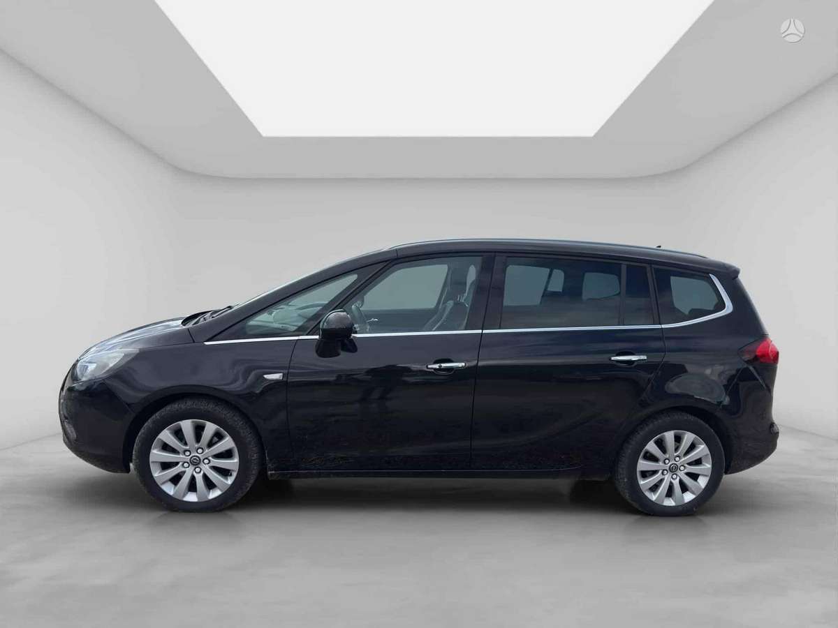 Opel Zafira 2013 — салон