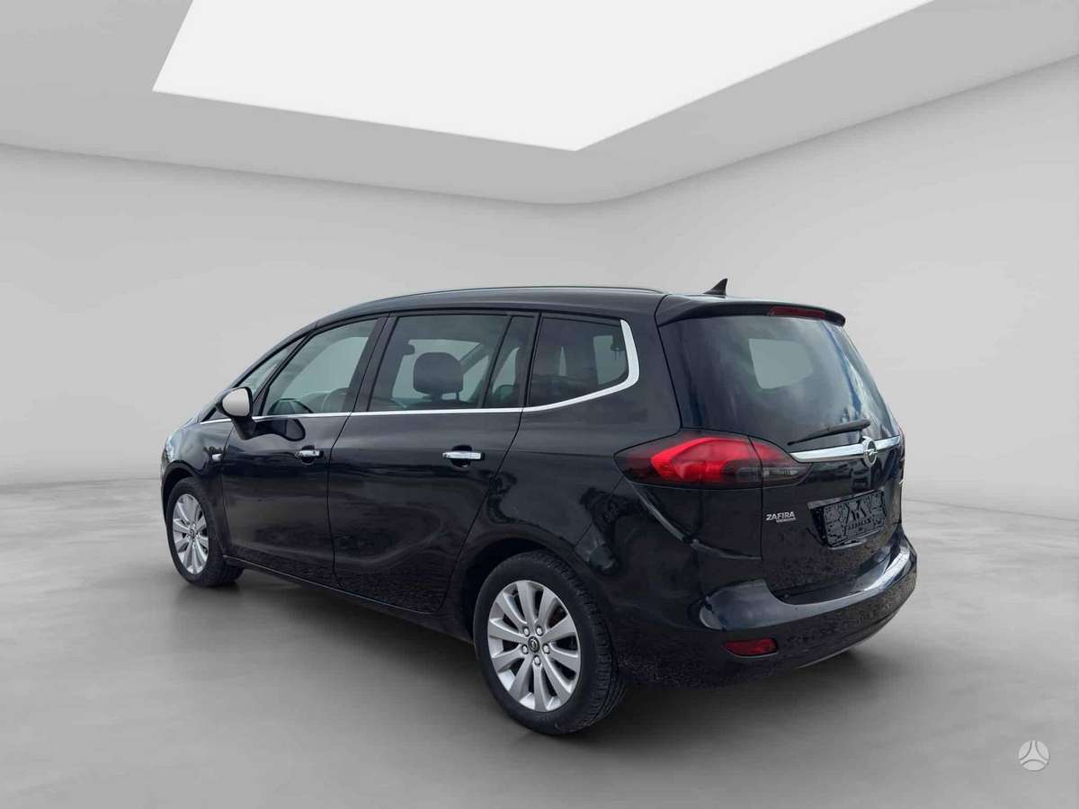 Opel Zafira 2013 — двигун 1400 cm³, 140 HP (103kW)