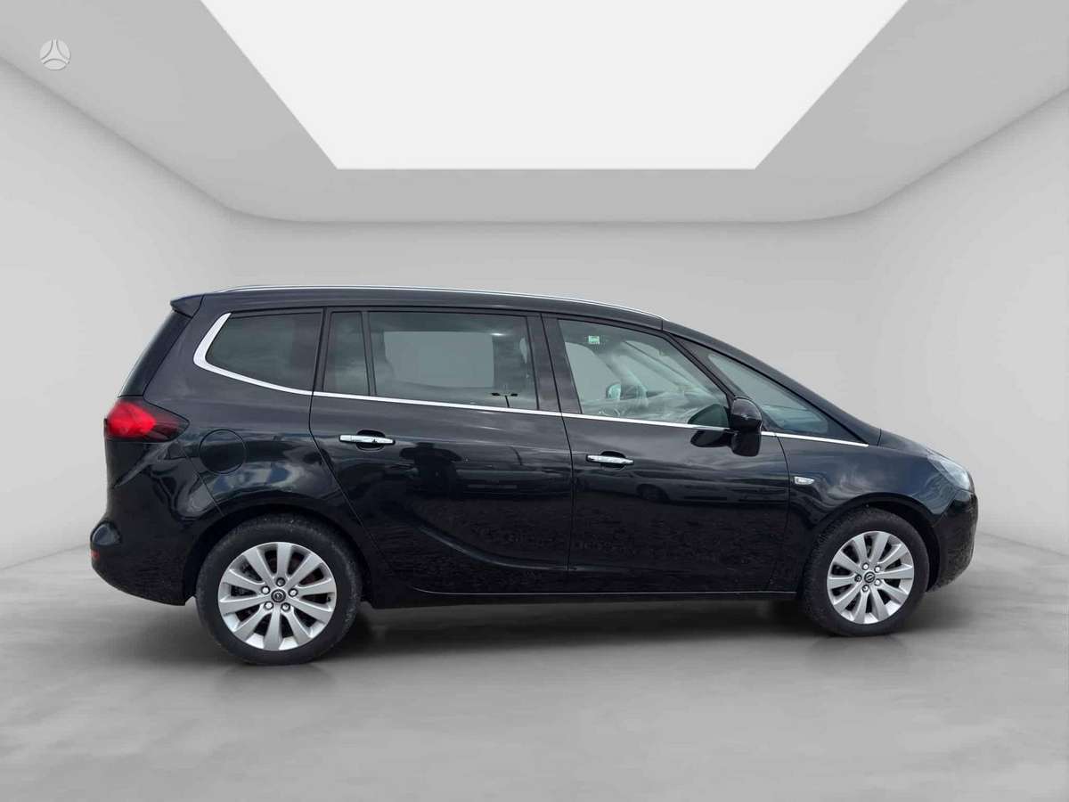 Opel Zafira 2013 — фото 7