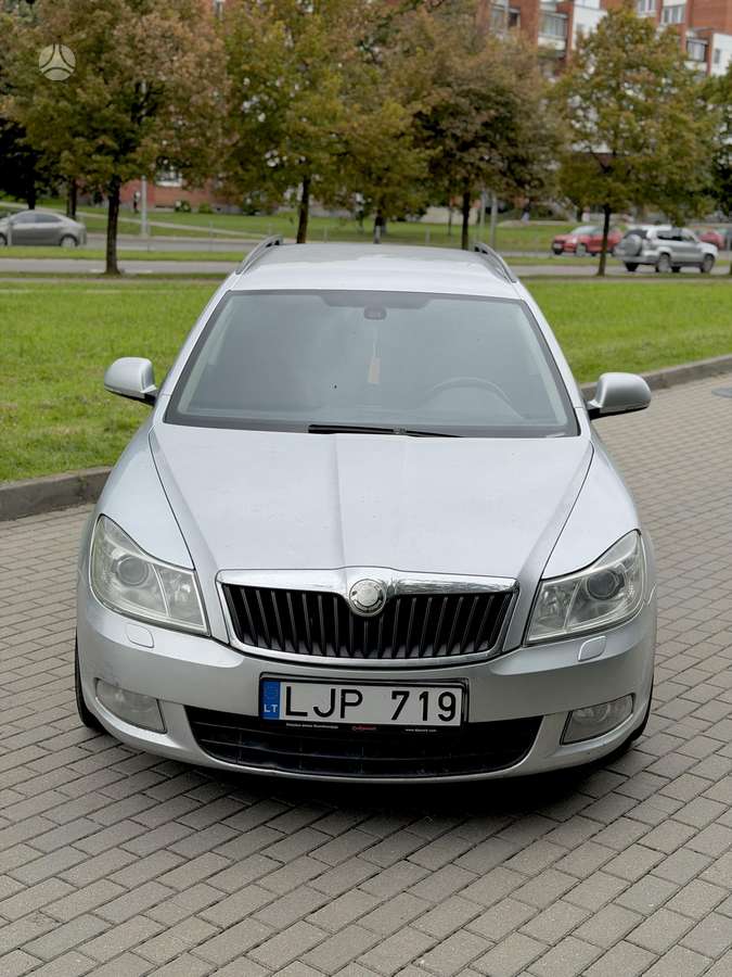 Skoda Octavia 2011 — interior
