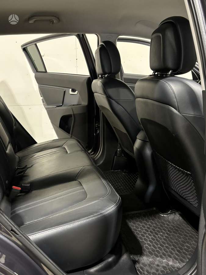Kia Sportage 2011 — photo 14