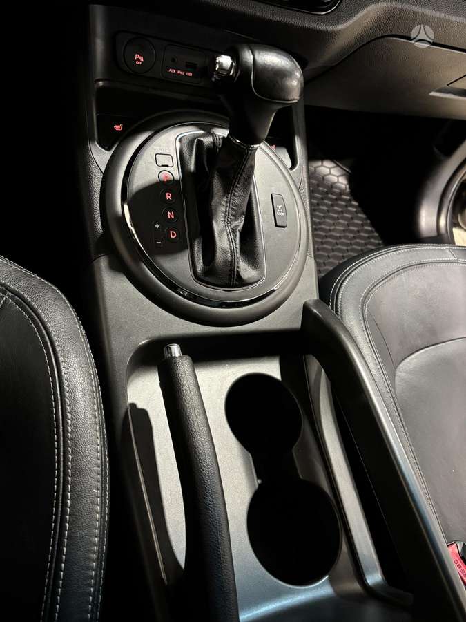 Kia Sportage 2011 — photo 34