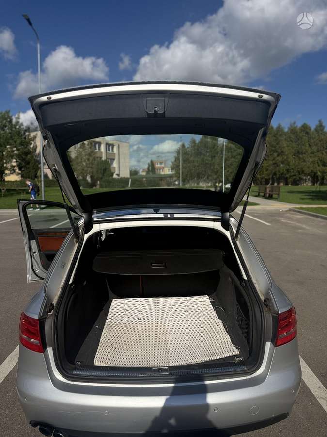 Audi A4 2009 — photo 6
