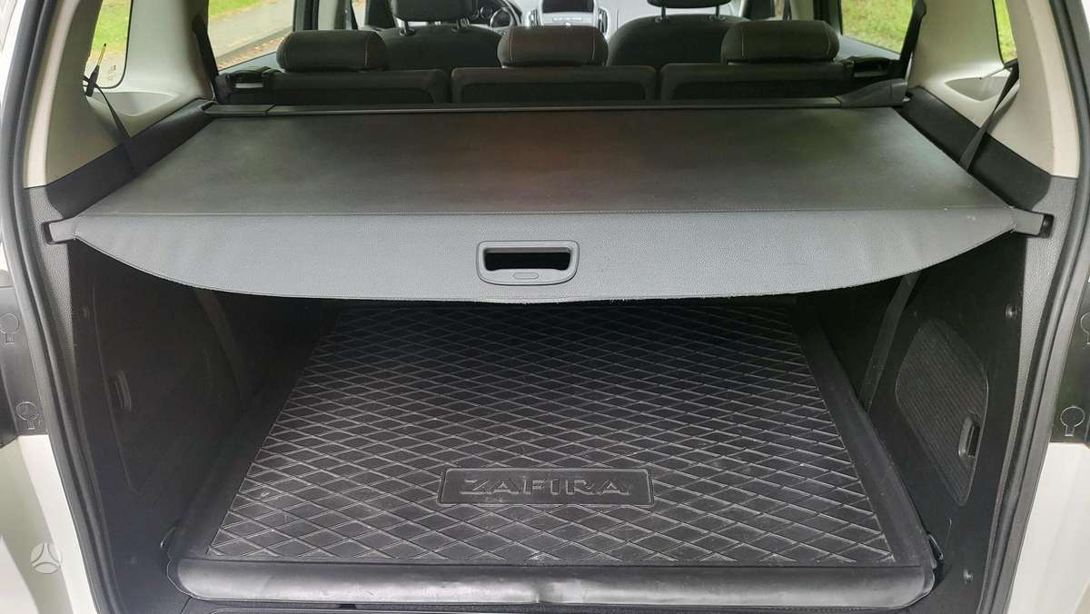 Opel Zafira 2015 — photo 10