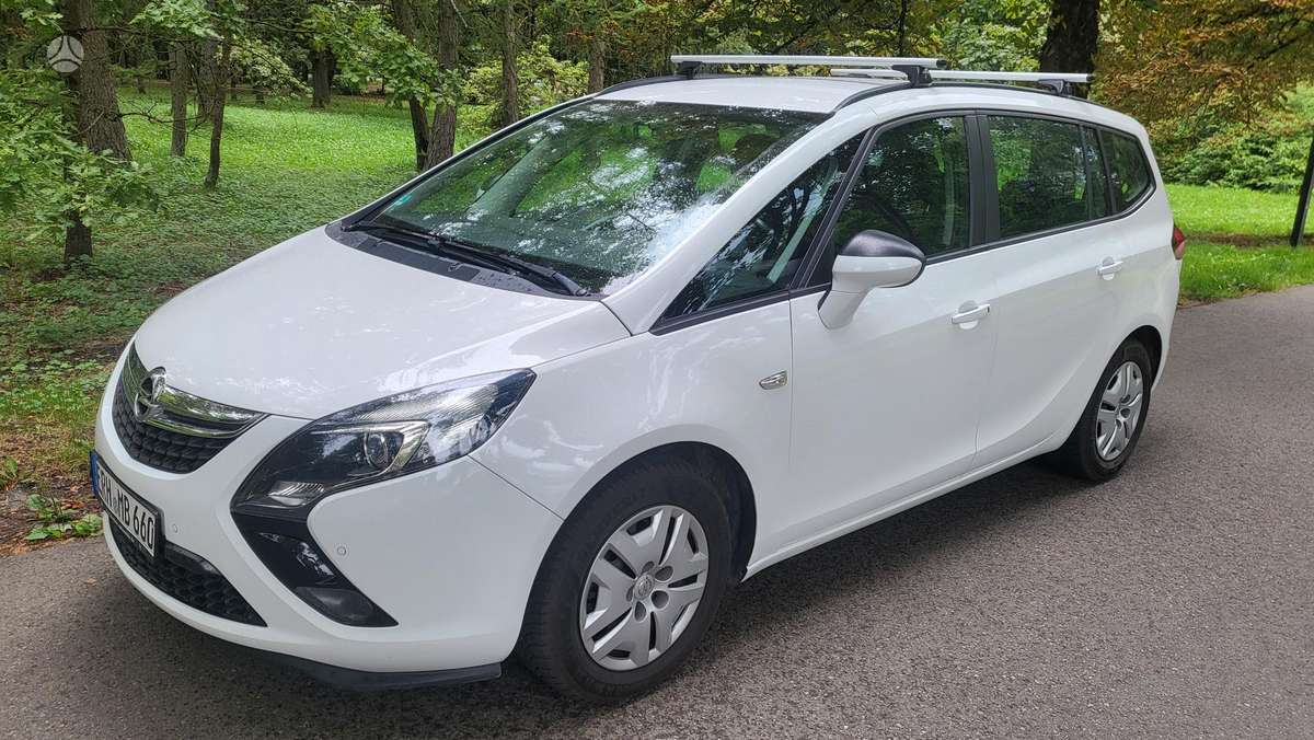 Opel Zafira 2015 — engine 1598 cm³, 136 HP (100kW)