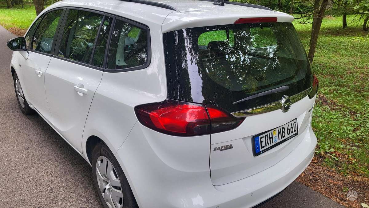 Opel Zafira 2015 — photo 5