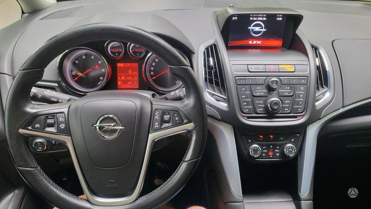 Opel Zafira 2015 — photo 6
