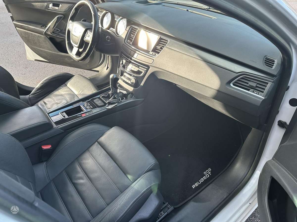 Peugeot 508 2014 — фото 11