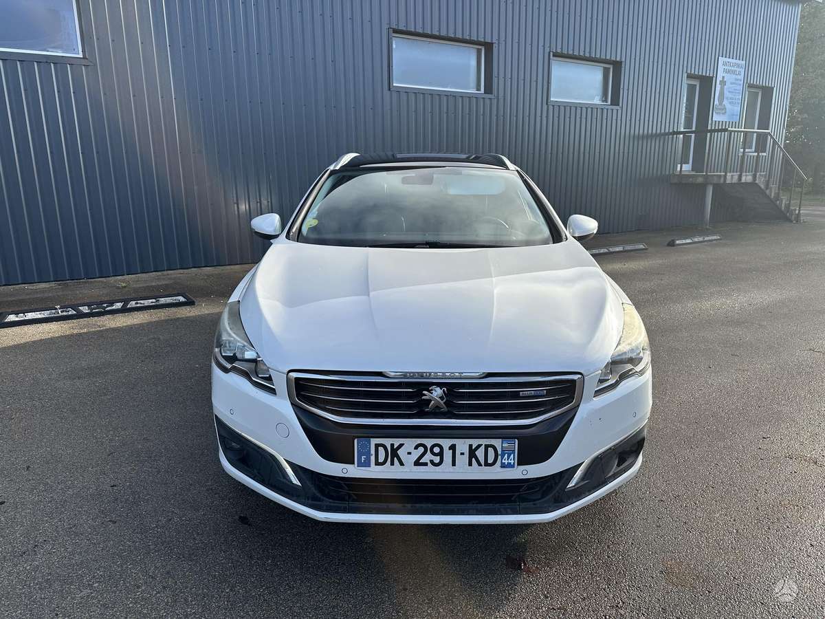Peugeot 508 2014 — вигляд ззаду