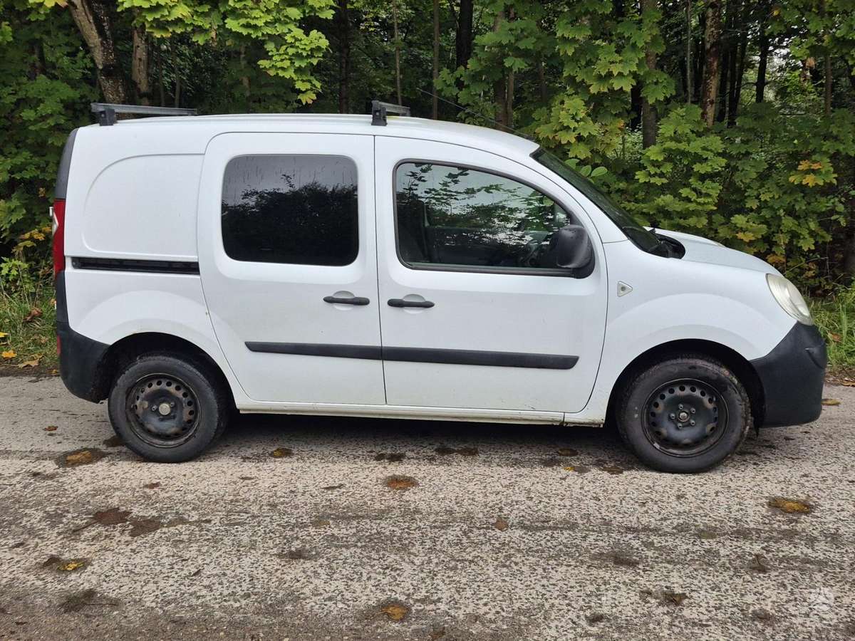 Renault Kangoo 2010 — салон
