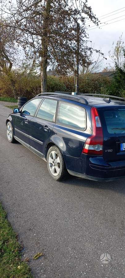 Volvo V50 2005 — rear view