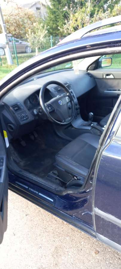 Volvo V50 2005 — interior