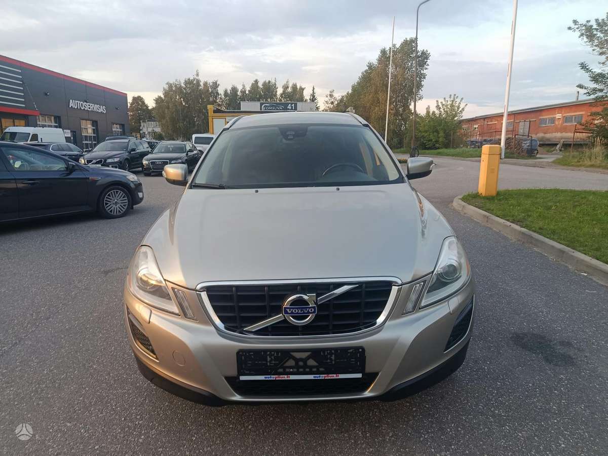 Volvo XC60 2011 — photo 7