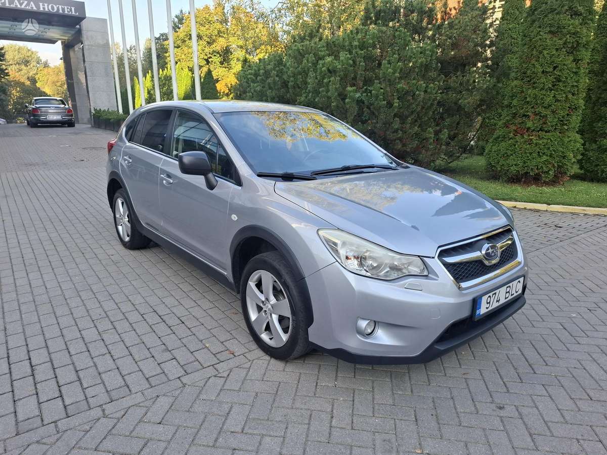 Subaru XV 2014 — салон